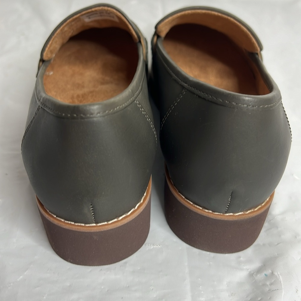 Vionic Dark Green Leather Loafers - Cheryl - Picture 6 of 9
